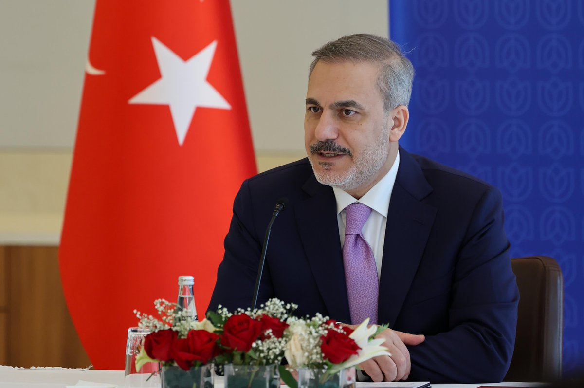 ourtasc's tweet photo. Türk-Amerikan Ulusal Yönlendirme Komitesi olarak Dışişleri Bakanımız Sayın Hakan Fidan ile Türkevi'nde kapsamlı bir görüşme gerçekleştirdik. Yapılan görüşmede, diasporamıza yönelik yürüttüğümüz çalışmalardan bahsettik. Dışişleri Bakanımız Sayın Hakan Fidan'a bizlere ayırdığı kıymetli vakti için teşekkür ederiz. 

Diasporamızın gücü, TASC ile gün geçtikçe daha çok artacaktır.