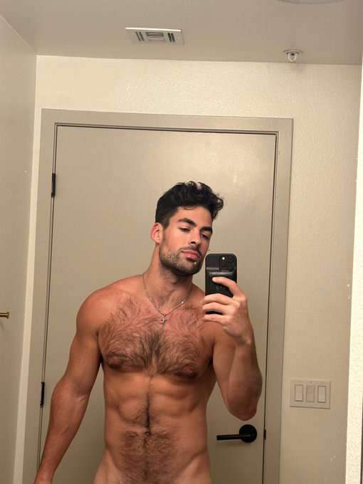 Been a bit hi ❤️ https://t.co/DCmwlXY11k