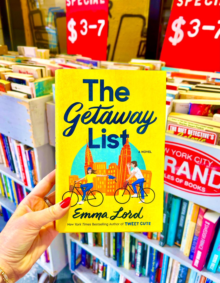 THE GETAWAY LIST is officially on shelves! this book isn’t just my love letter to nyc but my aggressively caps locked, mildly unhinged love scream to nyc 🚲📚😜. thank you to everyone at <a href="/WednesdayBooks/">Wednesday Books</a> for making this book magic happen! see you at the strand at 7pm tonight!