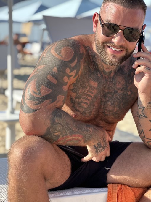 I Sat on my cock 😂. Did you zoom in? https://t.co/pTHWnFSqeb
