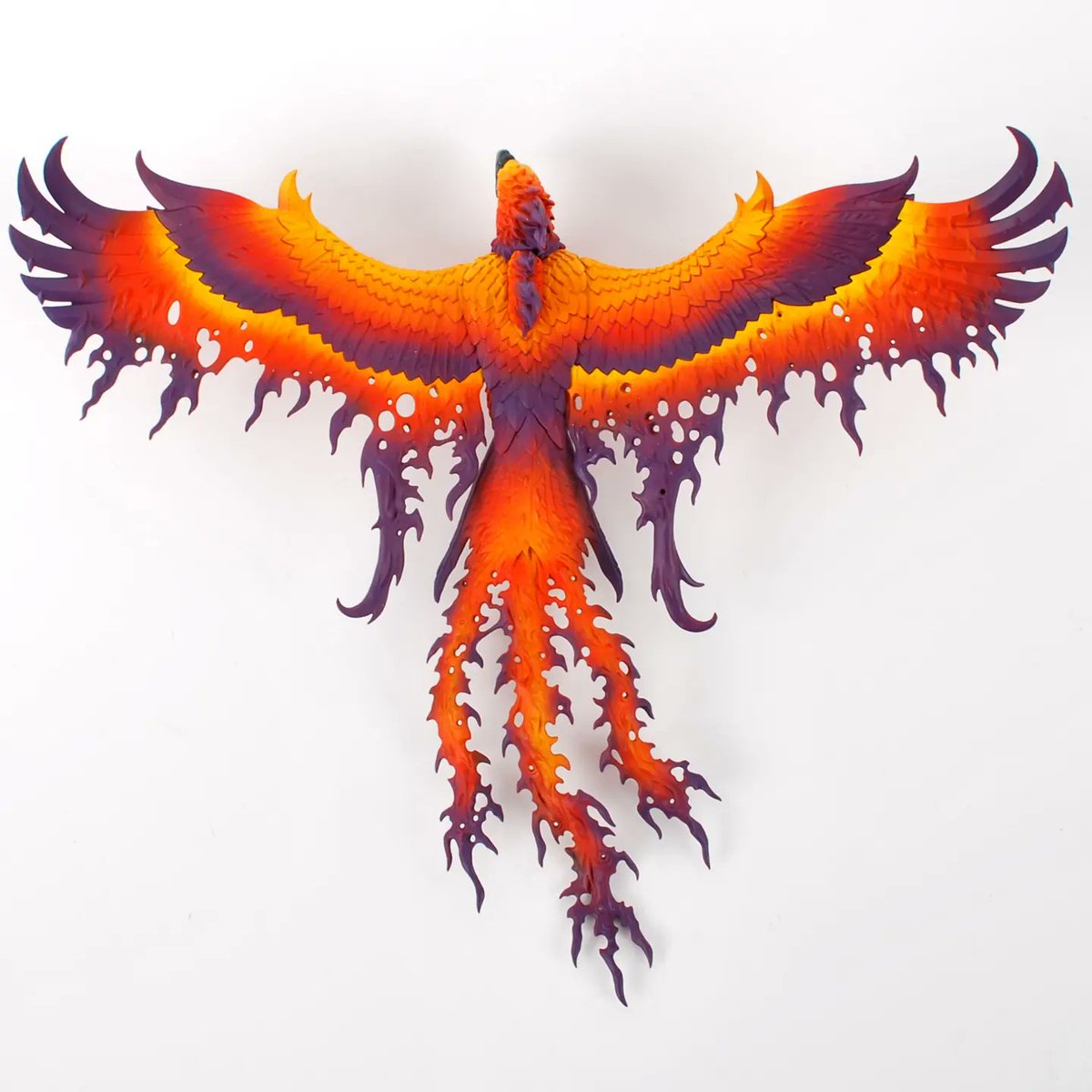 TerryPike84's tweet image. Back to #TheOldWorld today with my take on a colour scheme for a Flamespyre Phoenix. Another early adventure into airbrushing with this one when I was learning back in 8th edition how to blend colours. #warhammertheoldworld #miniaturepainting #WarhammerCommunity
