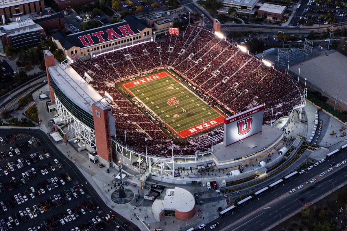 After a great conversation with @FWhittinghamJr @SpiceBoy408 @CaliBloodLine81 I am blessed to receive my 10th D1 offer from @Utah_Football ! @DEdgeFootball @AZcoachHenri