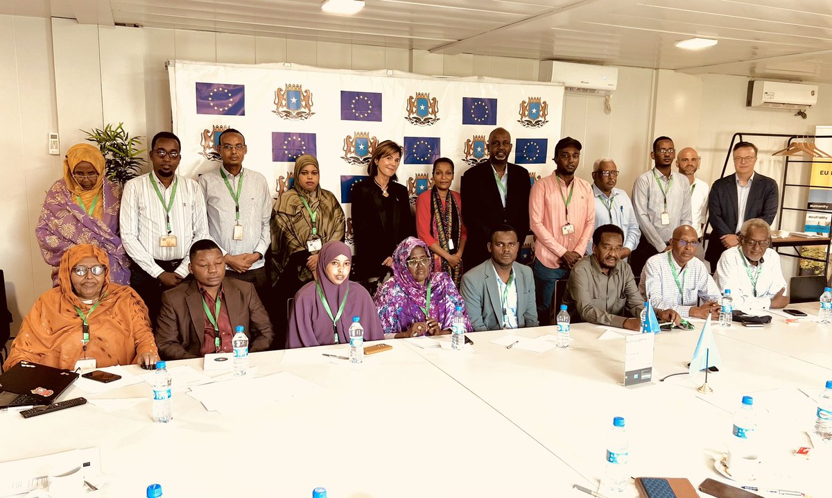 EU Ambassador to Somalia, Ms Karin Johansson, opened today the EU/CSO Roadmap and Structured Dialogue Workshop in #Somalia🇸🇴.  The #EU 🇪🇺 remains committed to supporting the vital role of #Somali Civil Society in promoting peace and contributing to state-building processes.
