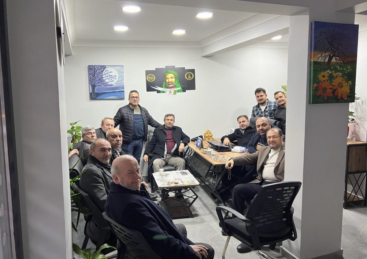 Özlenen tablo Sungurlunun Özlemi AK Partimizin Aday adayları Selahaddin Uzunkaya İlyas Özkan ve 23 üncü dönem milletvekilimiz Ahmet Aydoğmuş 28 inci dönem milletvekil adayımız Ramazan Kelepircioğlu Mevlüt Göyhan Mehmet Yetik halk ozanımız Serdar Kılıçgil istişare yaptık
