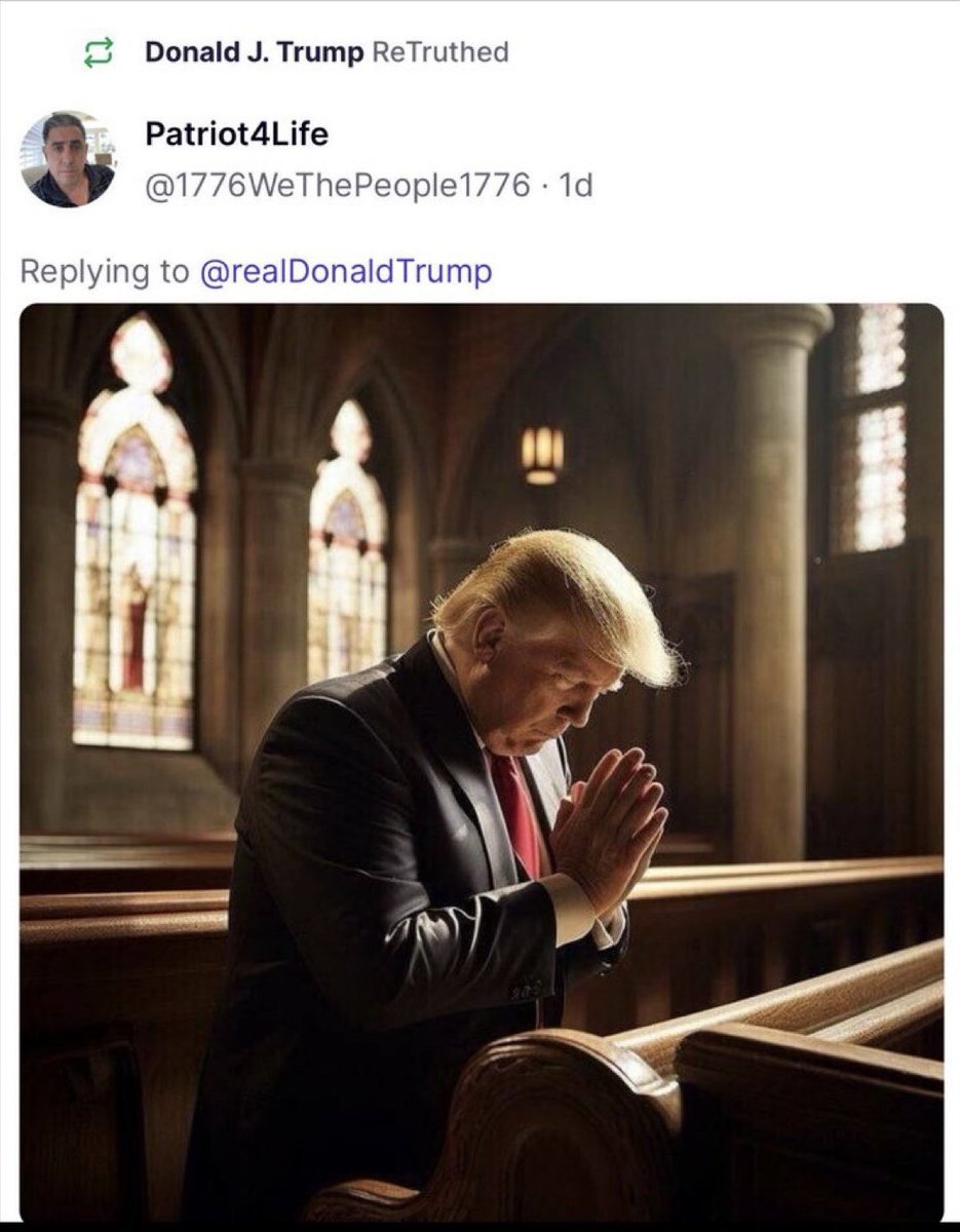 OMG! #DementiaDon reposted this photoshopped pic without noticing there are SIX fingers on his right hand. What an idiot!! 🤣