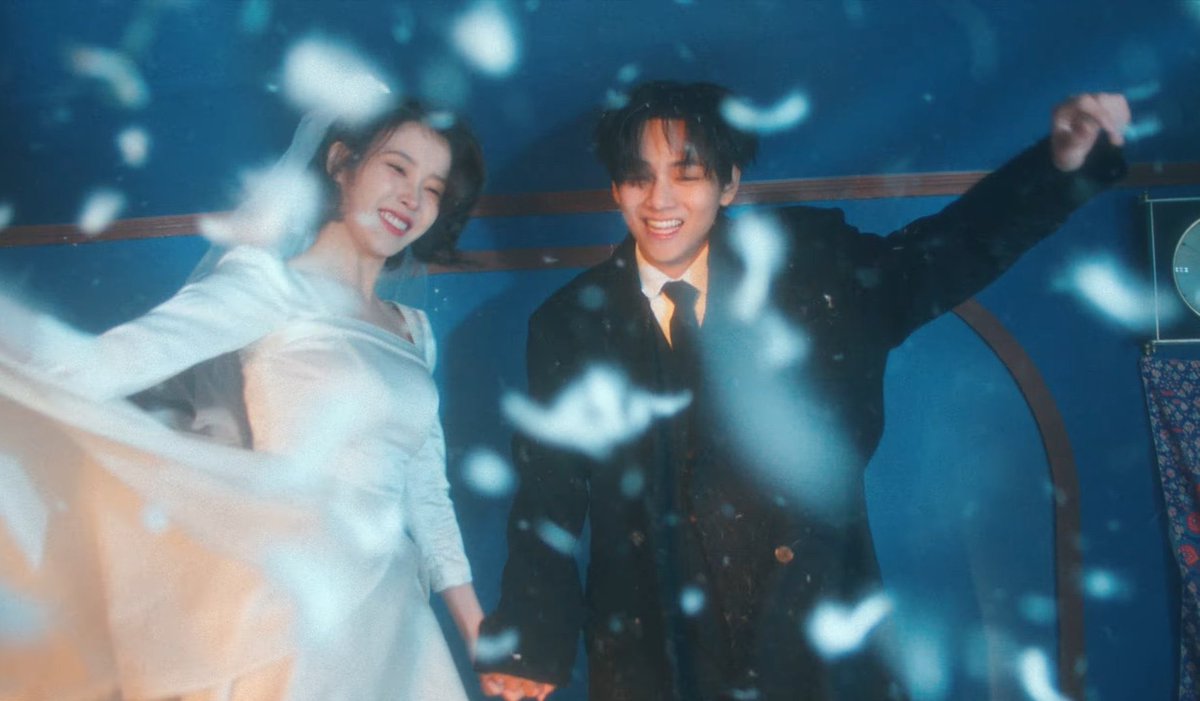 serenefiIms's tweet photo. i think that theory is right iu is deaf v is blind in one eye the square eliminates ppl with disabilities but whenever they use the camcorder it shows them happy in a world where they are no longer suffering &amp; being discriminated against https://t.co/Rt6Ctpk666