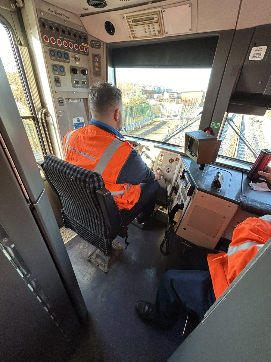 Today, passed Traction assessment for 165’s. Next week will be 168’s. Demanding course but had an inspirational tutor - looking forward to the 168’s. After that, a further month then out with L-Plate’s on! Can’t believe how quick it’s gone. Still the best job I’ve ever had 👍🏻