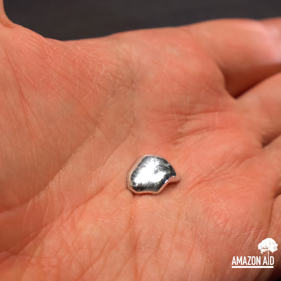 AmazonAidF's tweet image. When gold aggregators combine gold from different sources, there is no way to ensure that the gold was mined legally or safely. 

Criminal actors often smuggle gold across borders into areas with lax legislation and enforcement.

amazonaid.org