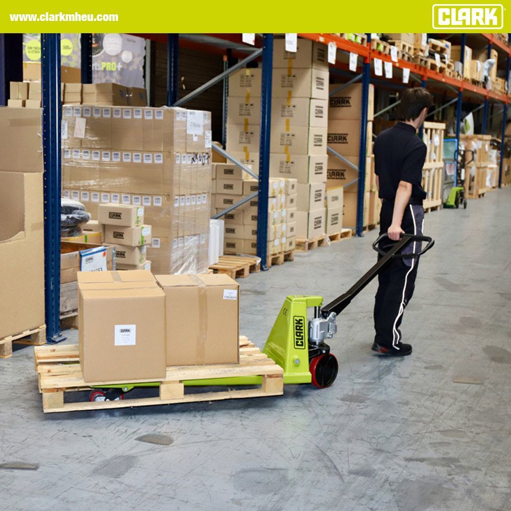 Robust warehouse helper The new CLARK HPT CPJ25 hand pallet truck is perfect for use in industry or retail. The warehouse helper is robust, service-friendly and easy to operate. For more information see: buff.ly/48ELdlr