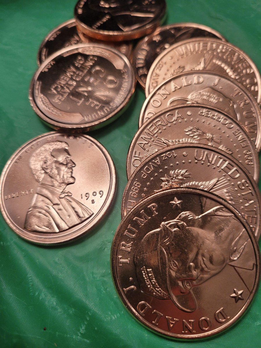 couchcollect's tweet photo. 1oz copper rounds available on my Whatnot live streams!
#copper #coppercoin #coin #coins #money #coincollecting #numismatics https://t.co/3QNjwV6bjV