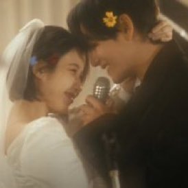 btsaresevennn's tweet photo. GENTE AQUÍ SIGO LLORANDO😭

ACTOR TAEHYUNG RETURNS
IU X V LOVE WINS ALL
#LoveWinsAllMV https://t.co/t7MYriNbGj