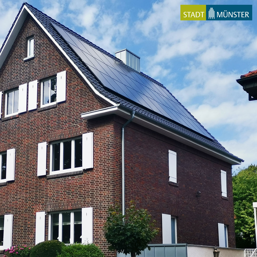 🏠☀️ PV-Anlagen trotz Erhaltungssatzung: Seit Ende 2021 wurden in Münster mehr als 2.000 Solarmodule in besonders geschützten Stadtbereichen genehmigt - oder in Aussicht gestellt, diese zuzulassen. ➡️stadt-muenster.de/aktuelles/pm-d…