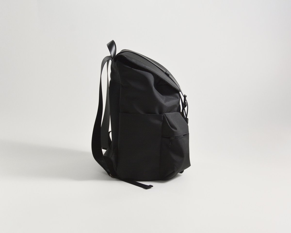 steven_yuen's tweet image. This time a year ago, @ajaysabs and I were sewing full-time, fulfilling back-orders for our Backpack and Weekender products until May. If you want to experience a mega context switch, try switching from sewing to coding. A peek into our studio space.