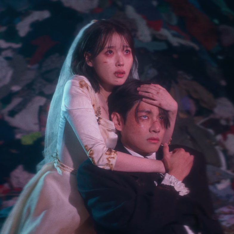 janes___s's tweet image. ว่าแต่พี่ลี่แกจะไม่คิดจะสมหวังในความรักจากการแสดงหน่อยหรอ ในซีรีส์ก็เจ็บปางตายในเพลงใหม่ก็เอ๋งอย่างหมาา กะให้ร้องไห้ไม่หยุดเลยดิ