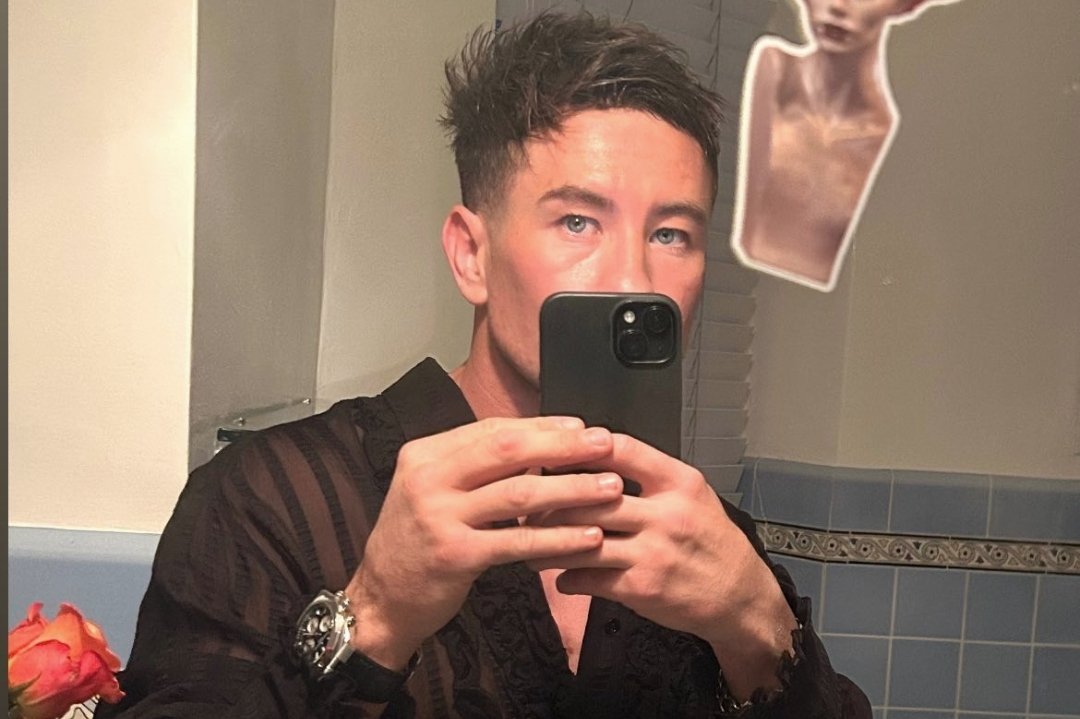 keoghanfiles's tweet photo. barry’s mirror selfies >>> https://t.co/ORQWI0FRBG