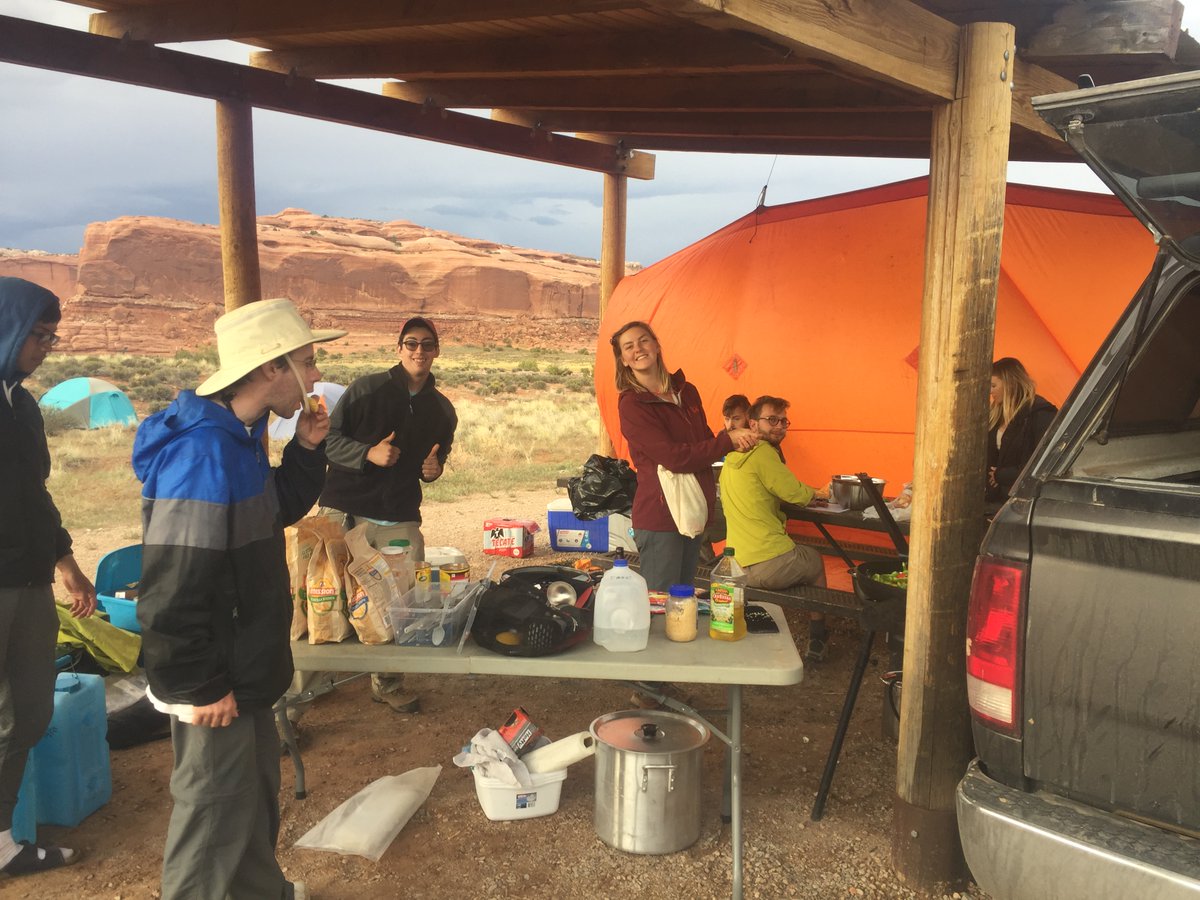 Getting excited and gearing up to teach my planetary surface processes #fieldschool to Arizona &amp; Utah May 5-17. If craters, canyons &amp; volcanoes interest you - and camping in the desert - there are still a couple of spots available.

uwo.ca/earth/graduate…