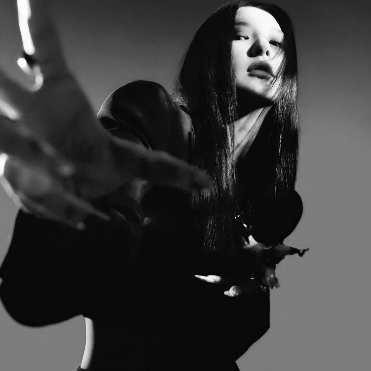 thewarriorsrp's tweet photo. 🚨 |  Estão preparados? Primeiro single “the water” será lançado em breve, entrem no canal abaixo para ter acesso aos covers, álbuns e singles futuramente lançados. https://t.co/JT56v7Cw7E