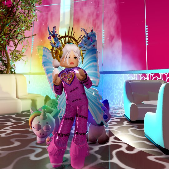 Shining bright in Slivingland at @Hilton on @Roblox! Absolutely adore the Paris Hilton IT-Grrrl Emote.
Huge thanks to @ParisHilton for the stunning free limited UGC 💖🫶
#Slivingland #Roblox #Sliving #Metaverse #HiltonForTheStay #ParisForTheSlay #HiltonHonors