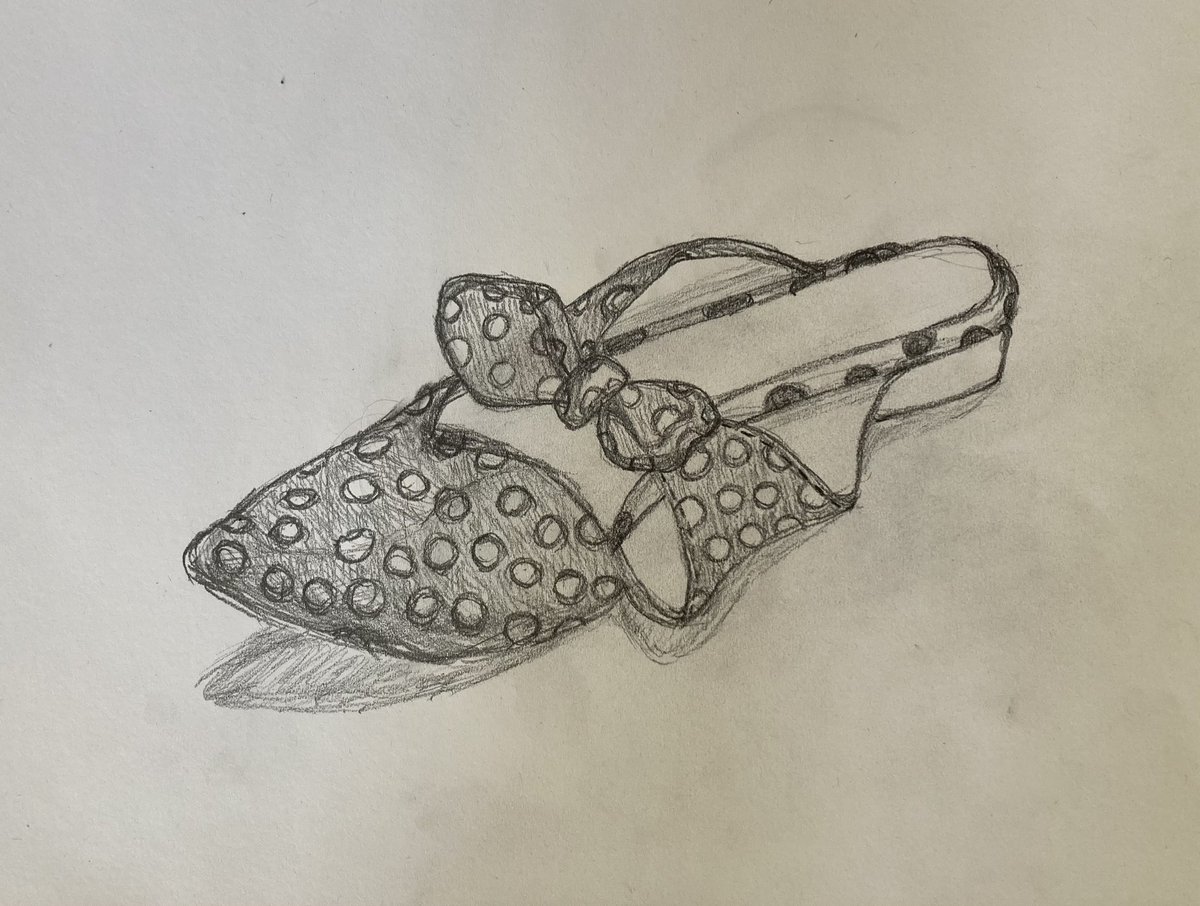 Haringey Council’s art classes worked on developing drawing skills by creating timed of shoes.  @haringeycouncil @BEHMHTNHS @MindinHaringey @haringeylibrary @CatherineWest1 @WMGallery @BridgeRenewal