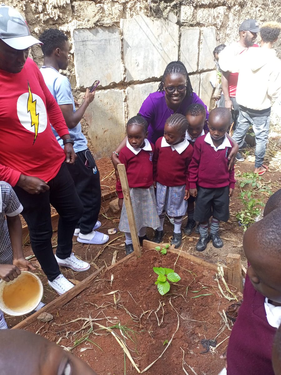 📚✨ Empowering minds at St. Lorna Academy! 🌱 Thanks to the incredible collaboration between Inua Kike and Desai Memorial Foundation, students from PP1 to Grade 7 now have new textbooks. 🌳 A tree planted in honor of Desai symbolizes growth and knowledge. 📖💙 #EducationMatters