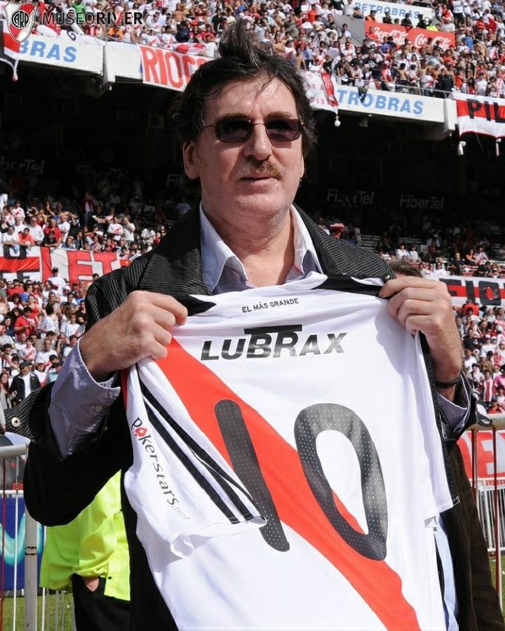 Los dos más grandes son hinchas de El Más Grande.