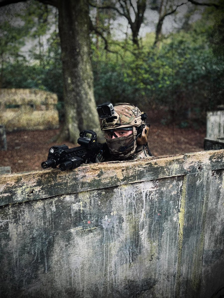 Dr1fterX's tweet photo. "Eyes on Target"
One of the more early days of my Airsoft days but still looking fire ๐ฅ
#airsoft #airsoftuk #airsoftnation #airsoftphoto #milsim #milsimairsoft #battlesim #airsofter #airsoftgear https://t.co/7f03Wchr3P