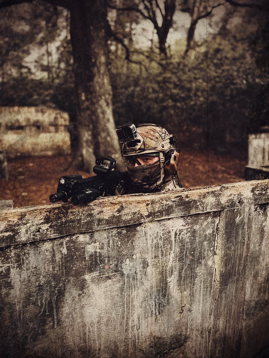 Dr1fterX's tweet photo. "Eyes on Target"
One of the more early days of my Airsoft days but still looking fire ๐ฅ
#airsoft #airsoftuk #airsoftnation #airsoftphoto #milsim #milsimairsoft #battlesim #airsofter #airsoftgear https://t.co/7f03Wchr3P