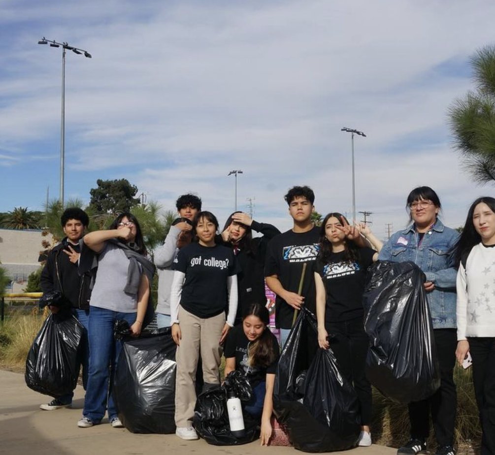 AllianceCRPS's tweet photo. Shout-out to the Environmental Club at Alliance Susan &amp; Eric Smidt Technology High School who lead a weekly community cleanup! 
We’re so proud of our scholars being community advocates and doing their part to help make the earth cleaner, healthier, and more sustainable. https://t.co/QvLDk5P7y1