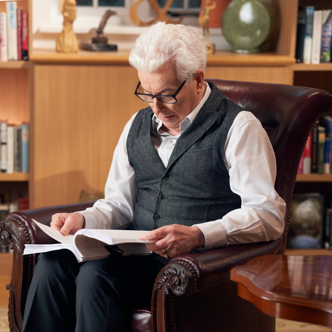 Ken Follett tweet media