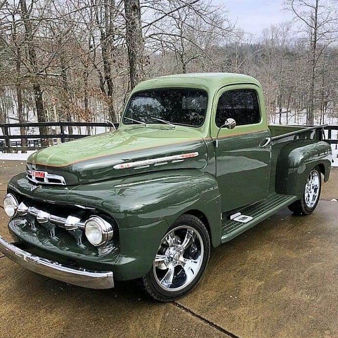#TruckTuesday! 🚚 🖤 🔥!! 1951 Ford F1