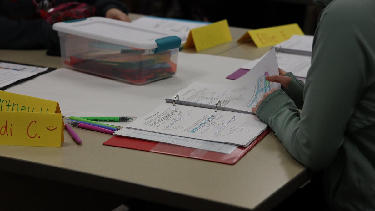 Divinaction's tweet image. Unlock your potential with a master’s degree from @wku’s nationally-ranked graduate programs in #Mathematics. Committed to student success and quality learning, we offer two programs designed to accommodate your learning needs. Learn more  tinyurl.com/mvzuj583. #ClimbToTheTop