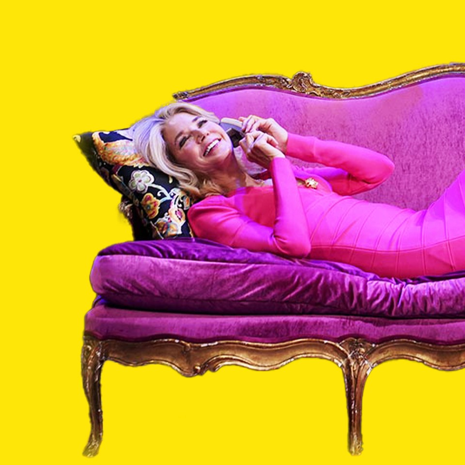 theCentre's tweet photo. Cardiff, meet the real Carrie Bradshaw!

Candace Bushnell, author and creator of Sex and the City is here on 4 February with her one-woman show, True Tales of Sex, Success and Sex and the City.

Last few remaining meet and greet tickets available.
https://t.co/vcMDwVbtiI https://t.co/H2vVo5v1fJ