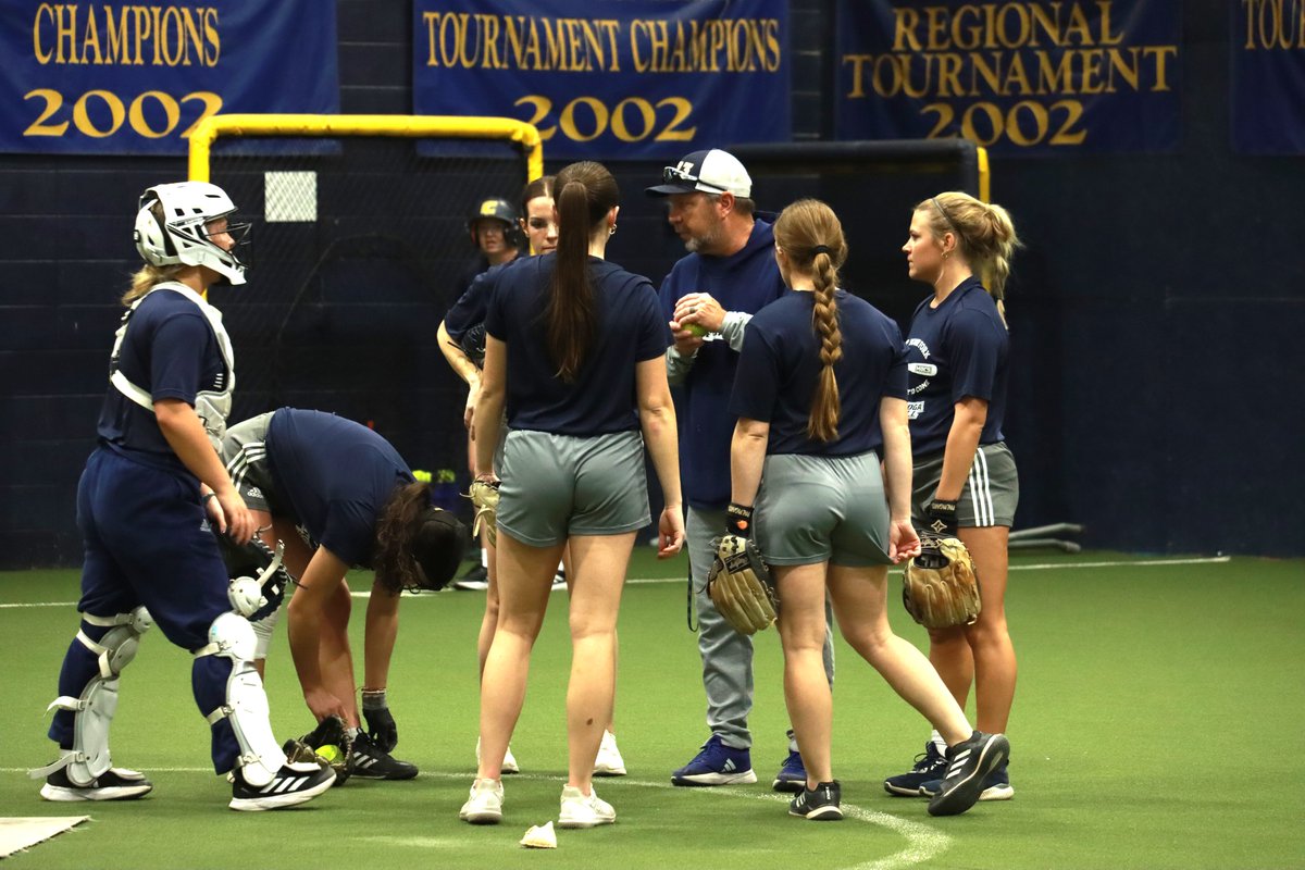 GoMocsSB's tweet image. When snow and ice covered the field last week, we held practice in our indoor facility.

Season starts on the road Feb. 8. Home opener Feb. 16 at Frost Stadium in the Chattanooga Challenge. bit.ly/3OfEvtV

Get your tickets now. bit.ly/3Ucb0gp

#GoMocs