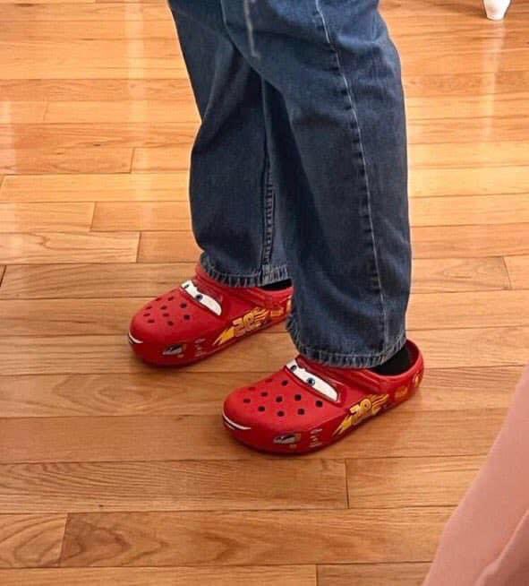 "why do you walk so fast"  me https://t.co/927CmJb2Dw