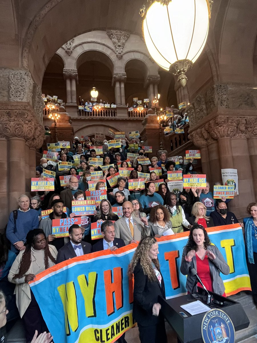 Rally for #NYHEAT Act begins in Albany with hundreds of us from across the state packed to the rafters! ✅saves NYers money ✅creates jobs ✅fights climate change It caps utility bills & phases out polluting gas pipelines. We need the @NYSA_Majority to pass the whole bill!