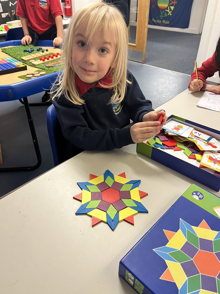 Hendrefoilan's tweet photo. Turtles have enjoyed exploring new mission stations this week. Representing numbers from 11-20 in different ways, making patterns with 2D shapes and making a shape picture on the iPad. #hdfpturtles #hdfpACL #hdfpNum https://t.co/RmlZn2EuaV
