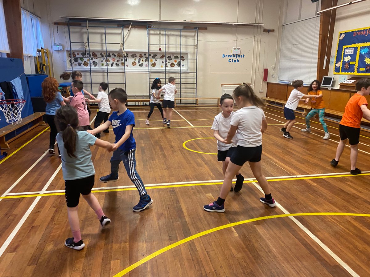 We put in a lot of effort to our Scottish country dancing in PE this afternoon 💃🕺🏴󠁧󠁢󠁳󠁣󠁴󠁿 superb dancing everyone 👏 <a href="/Chapelgreen_PS/">Chapelgreen PS & NC</a>