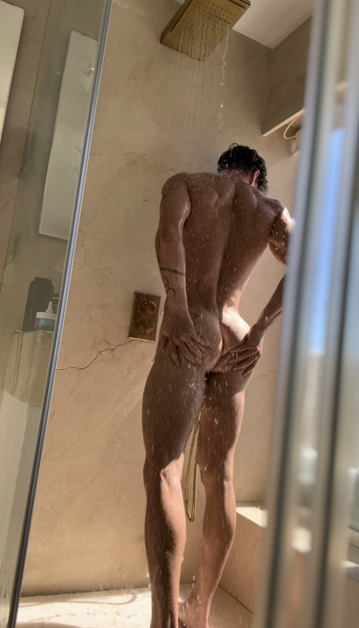 Join me 👀 https://t.co/y0wrR17aE6