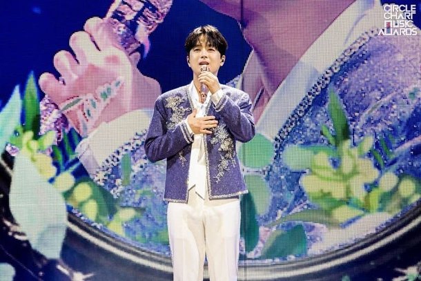 forever_ddo's tweet image. #이찬원 , &apos;써클차트 뮤직 어워즈 2023&apos; 오피셜 포토 공개…&apos;대규모 스케일과 빛나는 가창력&apos; 
[네이트 연예] zul.im/0OGvB0
#써클차트뮤직어워즈2023