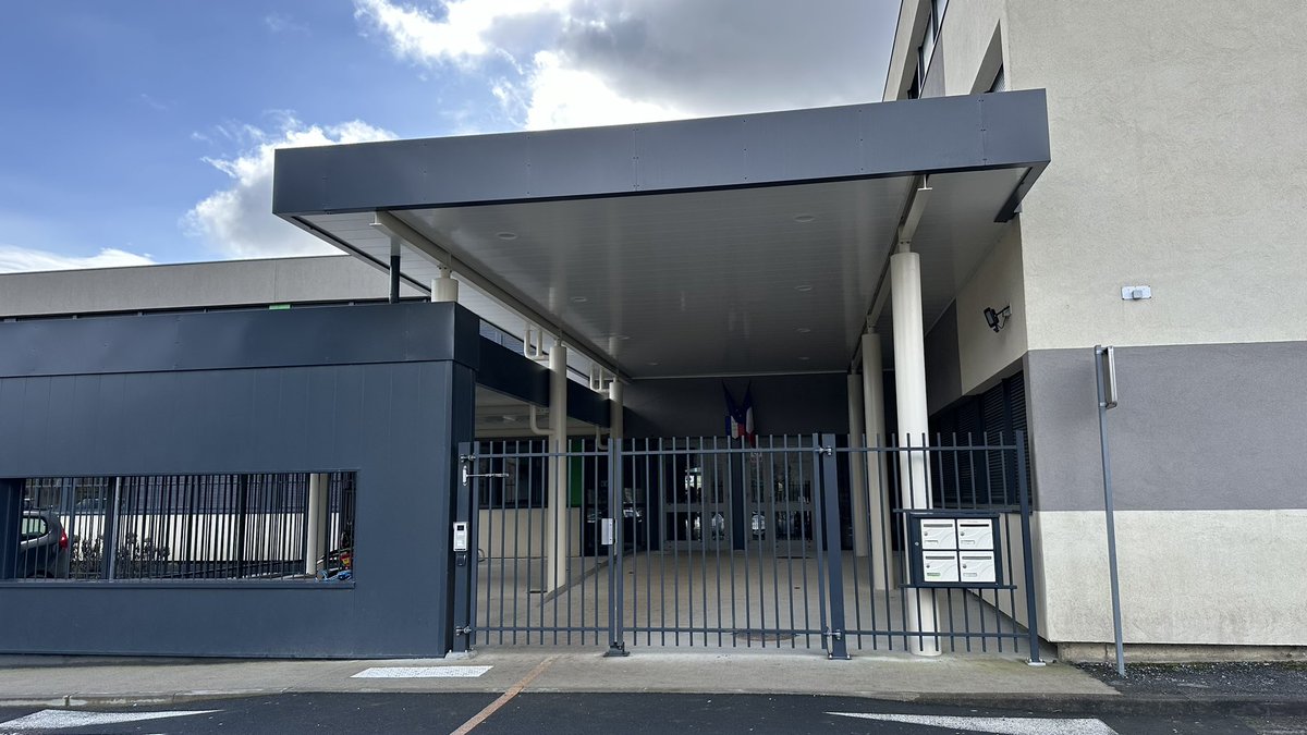 gbonzoms's tweet photo. Journée dans le #Tarn pour échanger avec des chefs d’établissement et les référents @EduLAB_TARN sur les besoins, les actions et les problématiques locales en lien avec le #numérique. https://t.co/GBbqX8j8Tg