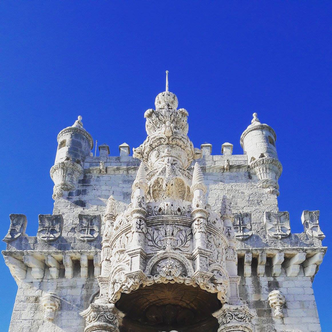 patriciamadeira's tweet photo. Explore the alleyways of #Alfama, then go on an epic voyage through #Lisbon’s #AgeofDiscovery and finish your journey roaming the modern side of Lisbon in the #ParkofNations.
#BestofLisbon #Portugal #Audioguides #AudioTour #LisbonwithPats #VoiceMap
https://t.co/TYGwXqFZ6Z https://t.co/4MJZB3EDpT