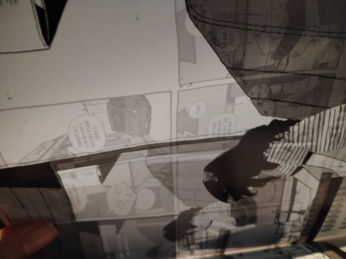 Ceux qui ont acheté It's Lonely At The Center Of The Earth sorti chez HiComics, contenu mis à part qui est excellent, on en parle de la finesse du papier qui fait qu'on voit à travers les pages ? A ce prix là je suis le seul que ça choque ?