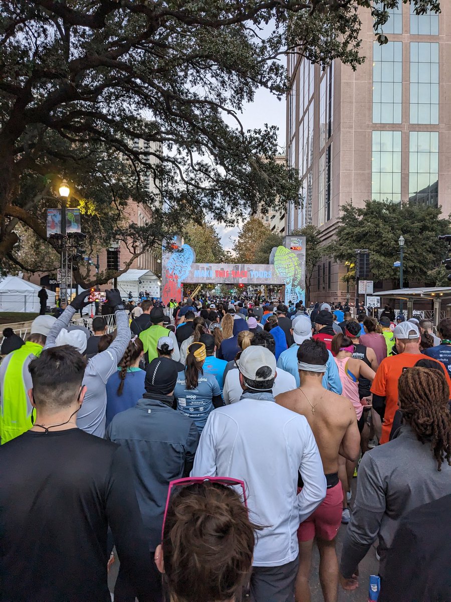 QichenSong's tweet photo. Memories of the Houston Marathon. https://t.co/IIRhOu201L