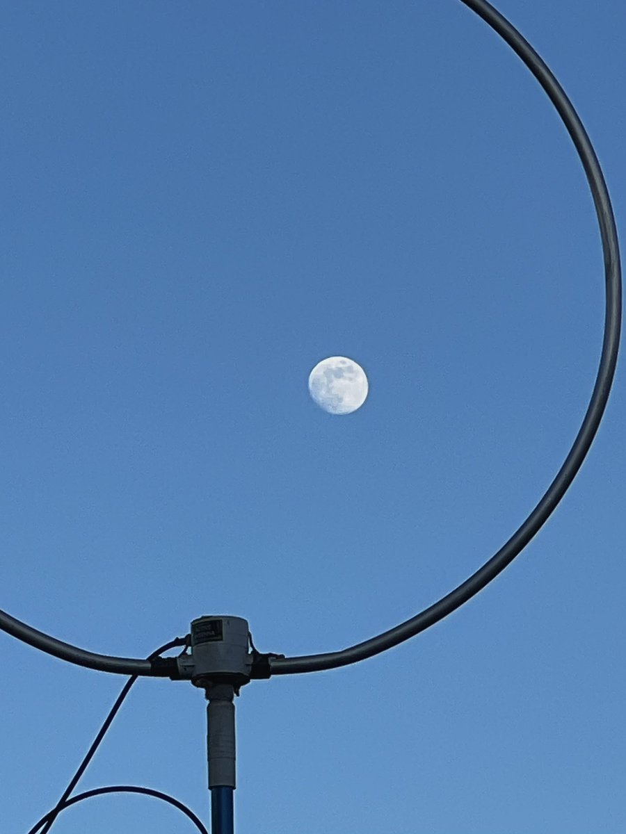 MuseoDXSpain's tweet photo. Cae la noche y las bandas bajas se activan… ¿Qué nos deparará la escucha? #pndamedia #ondalarga #dxom Night arrives and low bands will be opening to distant and new signals, maybe? #mediumwave #longwave #mwdxing https://t.co/TxUxP1q57e