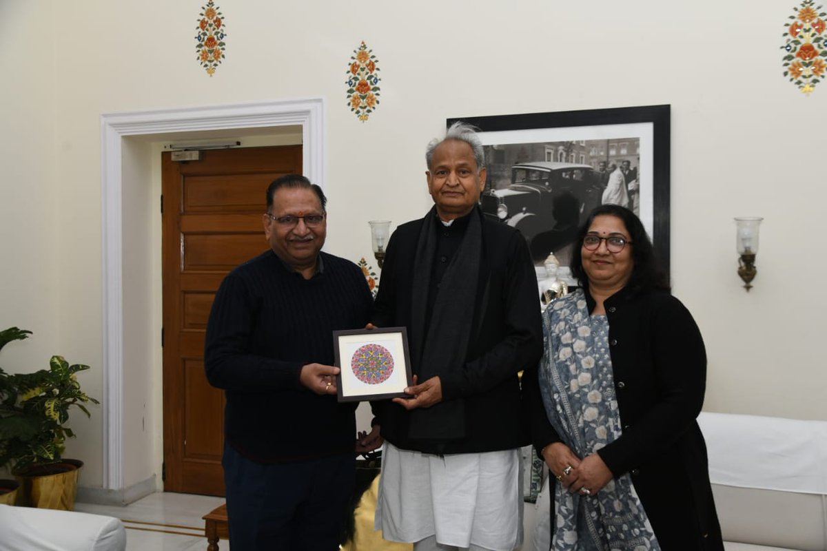 Manishavijay_'s tweet photo. Former CM Ashok Gahlot ji 🙏 @ashokgehlot51 https://t.co/lYHkeBrLqo