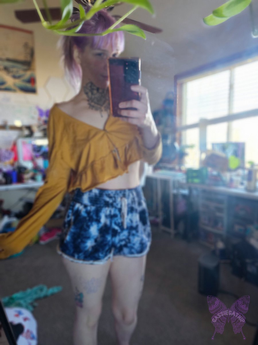 cassiecatnip's tweet image. Cozy fit check 🌞💗 both pieces thrifted 👾

#catnip #cassiecatnip