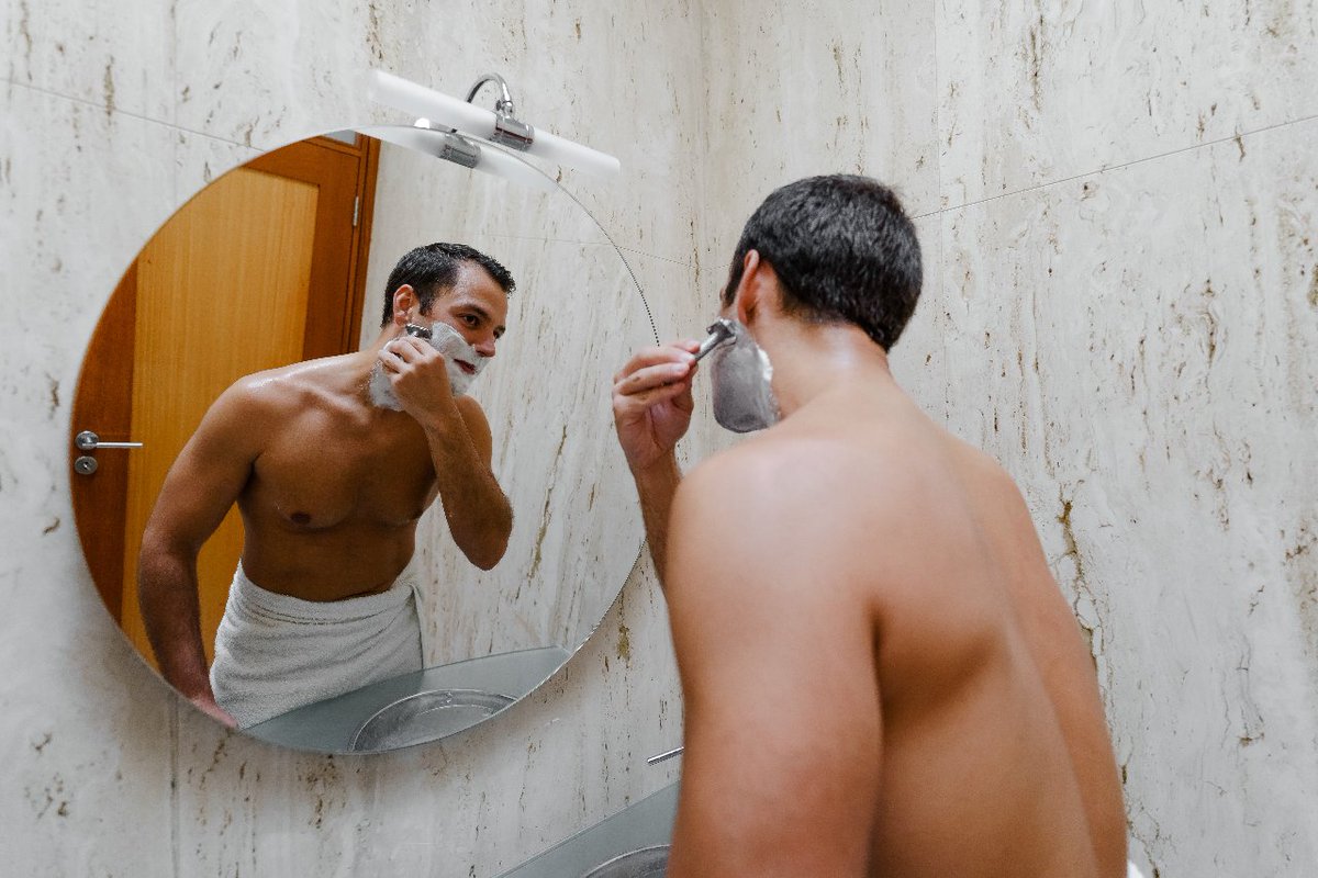 A well-groomed man exudes confidence and leaves a lasting impression. 💼🪒💫

#SafetyRazors #ShavingLuxury #PrecisionShaving #ShavingArt #ElegantGrooming