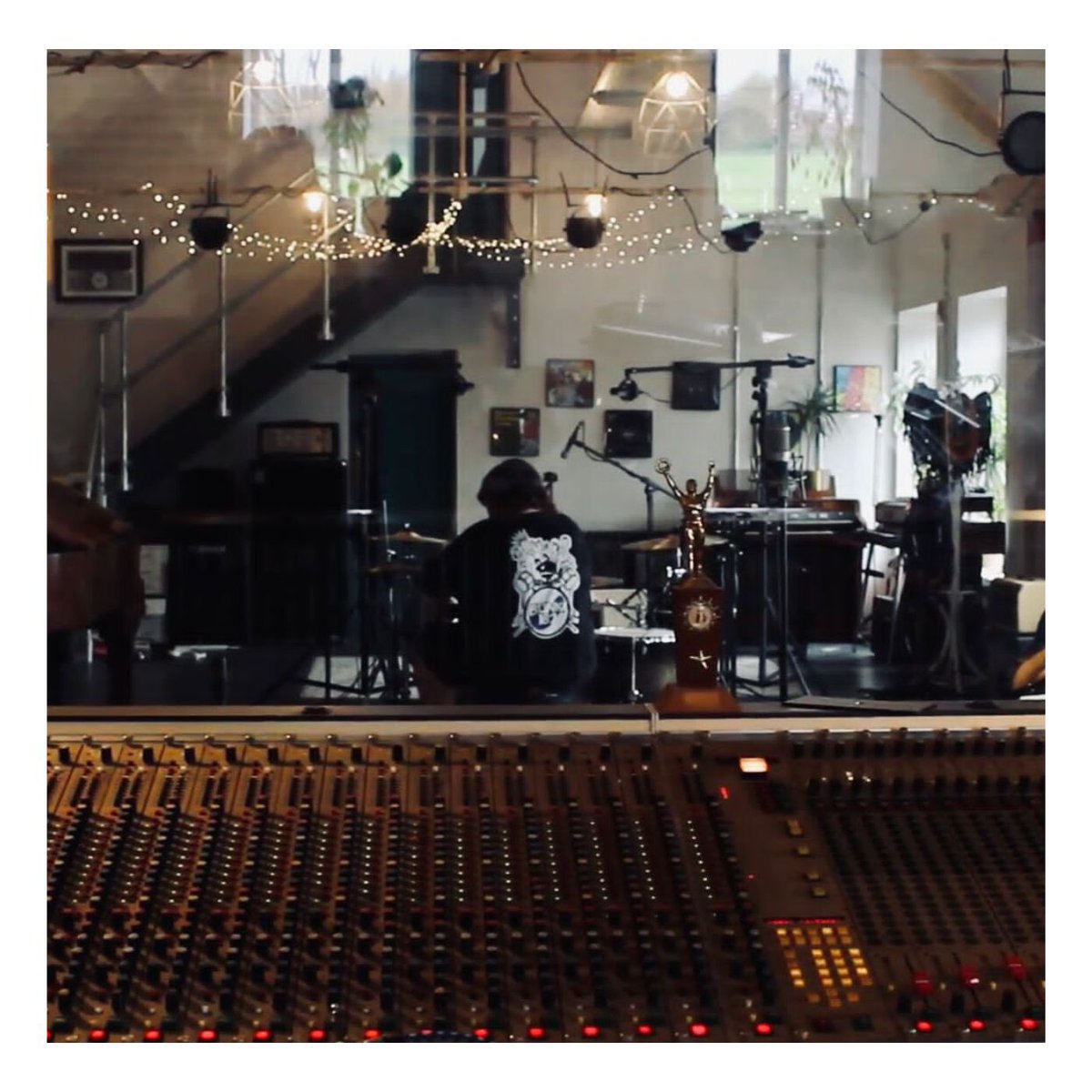 It’s all coming together nicely.

-

📸 and designs: @
n.i.studios