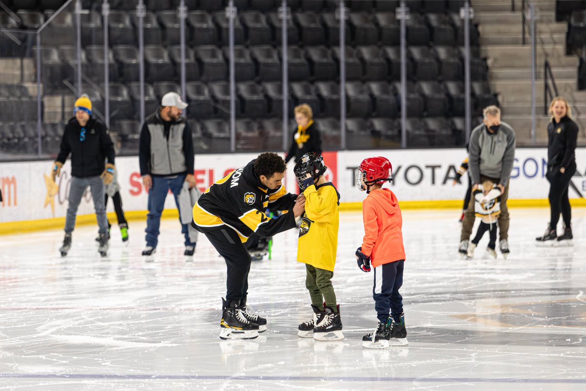 Skate with the Tigers was special as always⛸️🐯 Thank you to those who came out and made the night what it was💛🖤 #CCTigers