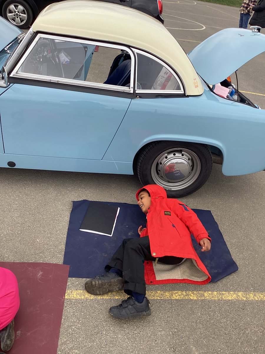 Y1 had a very exciting afternoon looking more closely at different cars - a hybrid car, a Mini and a Morris Minor. The children were able to locate the chassis, the axle and the wheels to help them understand how we might make our own vehicles! #dreambelieveachieve
